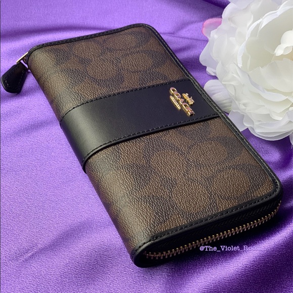 ▪️COACH▪️Accordion Zip Around Wallet - Picture 5 of 6